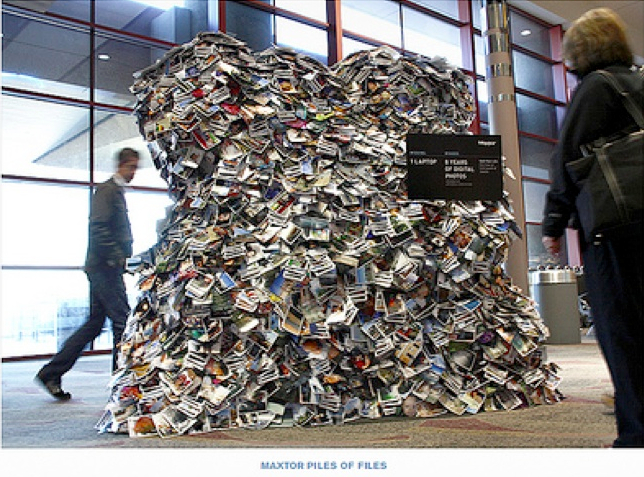 File:Maxtor-piles-of-files.jpg