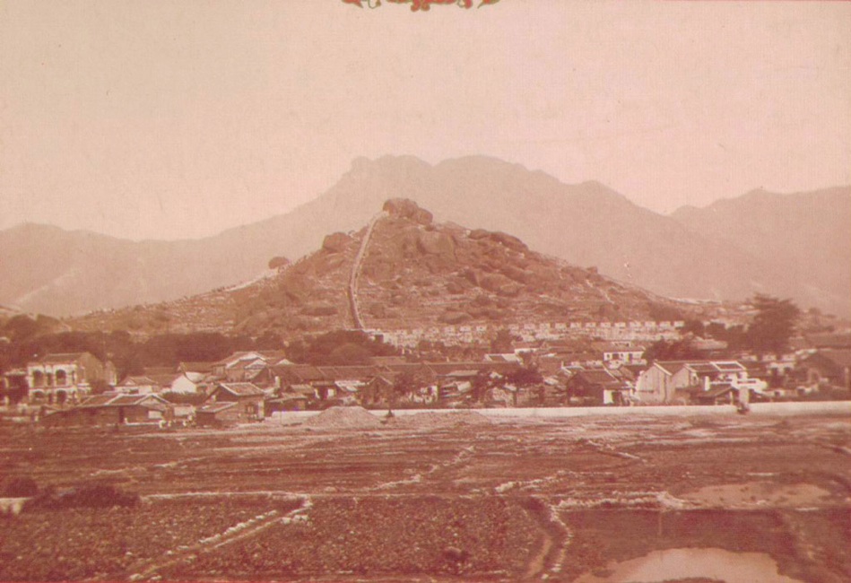 File:Historical-kowloon-walled-city.jpg